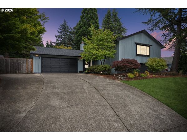 2445 DEBOK RD, West Linn, OR 97068