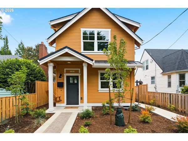 3395 SE 43rd AVE, Unit A, Portland, OR 97202