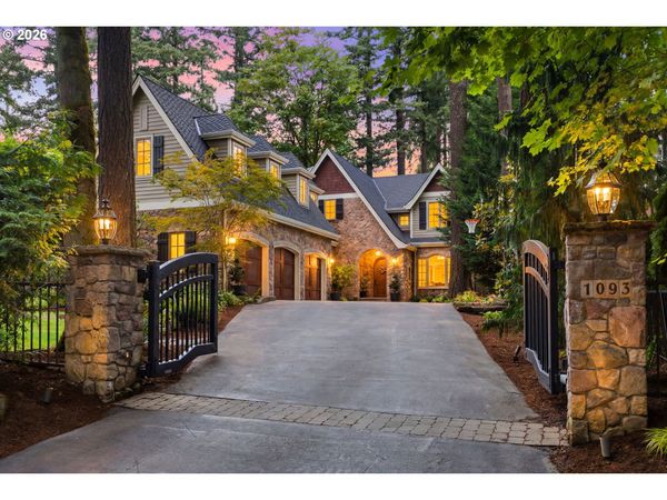 1093 CHANDLER RD, Lake Oswego, OR 97034