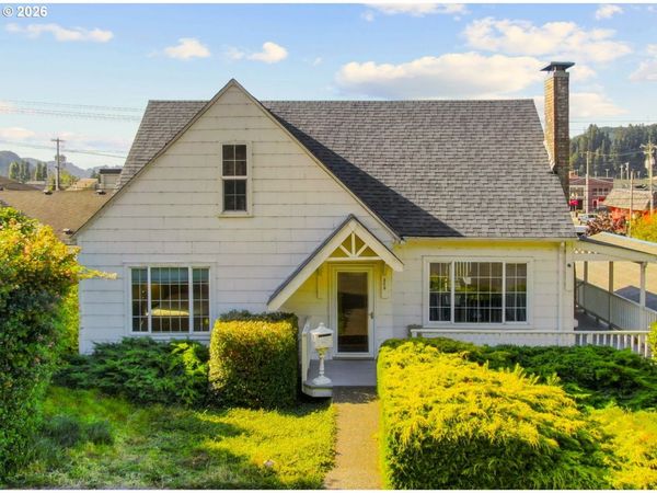 525 ELM AVE, Reedsport, OR 97467