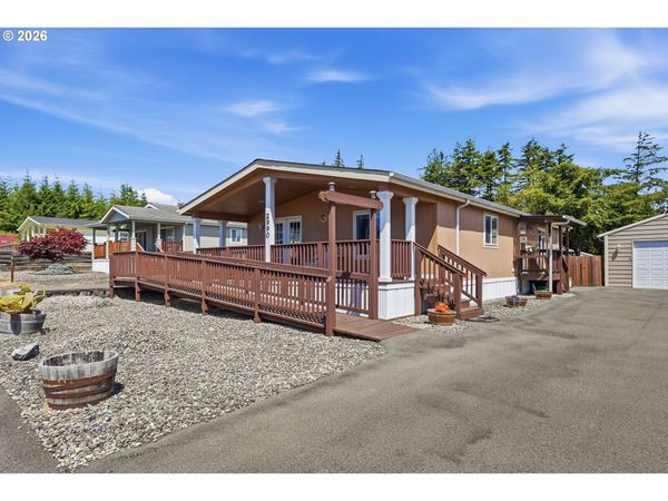 2990 KNOTT TER, Coos Bay, OR 97420