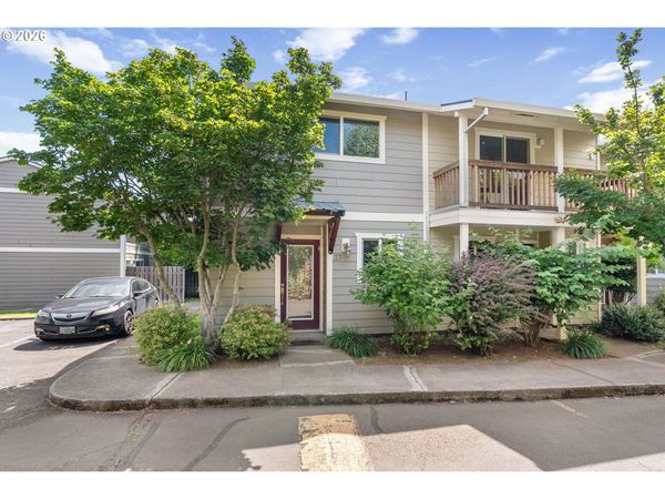 1706 AVALON DR, Unit 27, Hood River, OR 97031