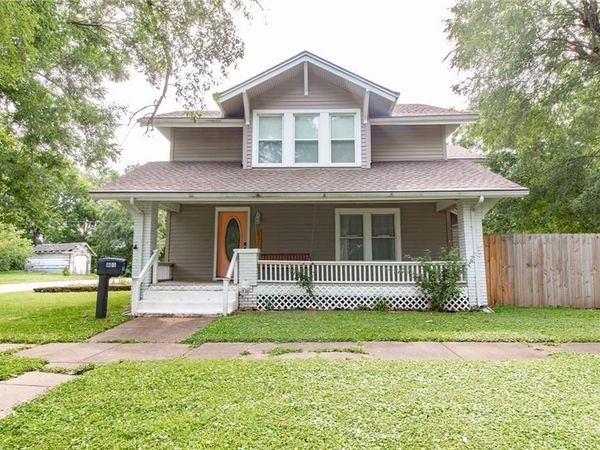 801 Main Street, Holden, MO 64040