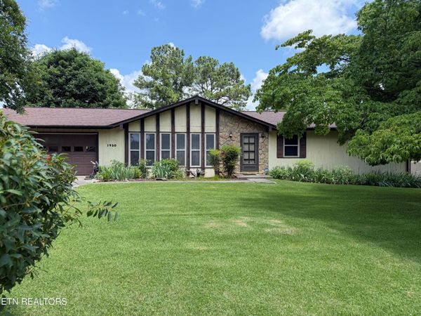 1930 Plumb Creek Circle, Knoxville, TN 37932