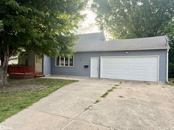 1852 Quint, Carroll, IA 51401