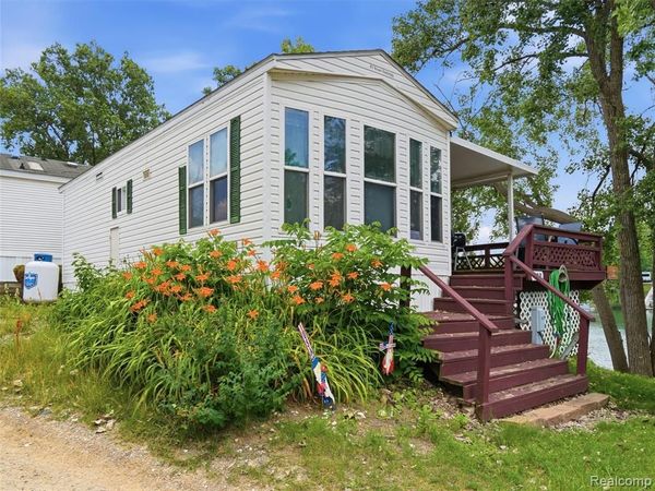 10001 Goodall Road, Durand, MI 48429