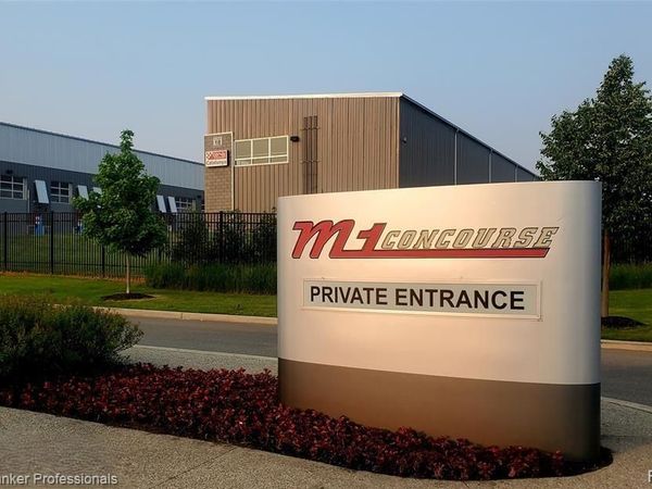 145 Pit Lane, Pontiac, MI 48341