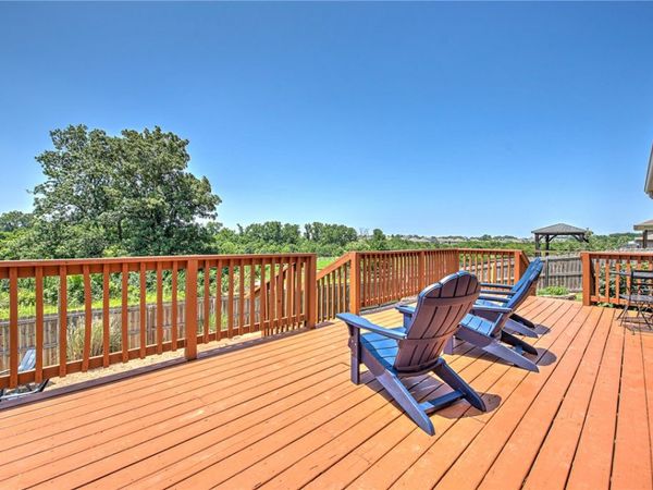 300 Woodland Street , Lowell, AR 72745
