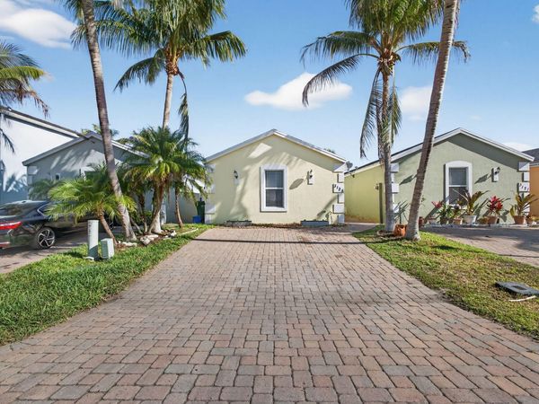 3125 Shelby Way Way, Palm Springs, FL 33461