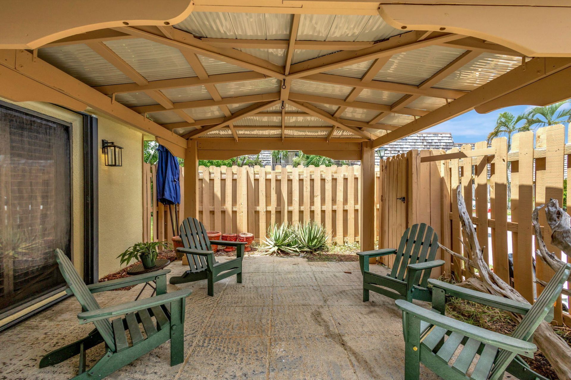 99 Lake Arbor Drive, Palm Springs, FL 33461 Photo