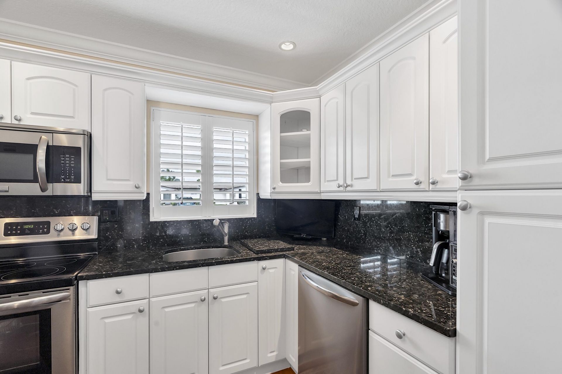 2930 Crosley Drive E, Unit M, West Palm Beach, FL 33415 Photo