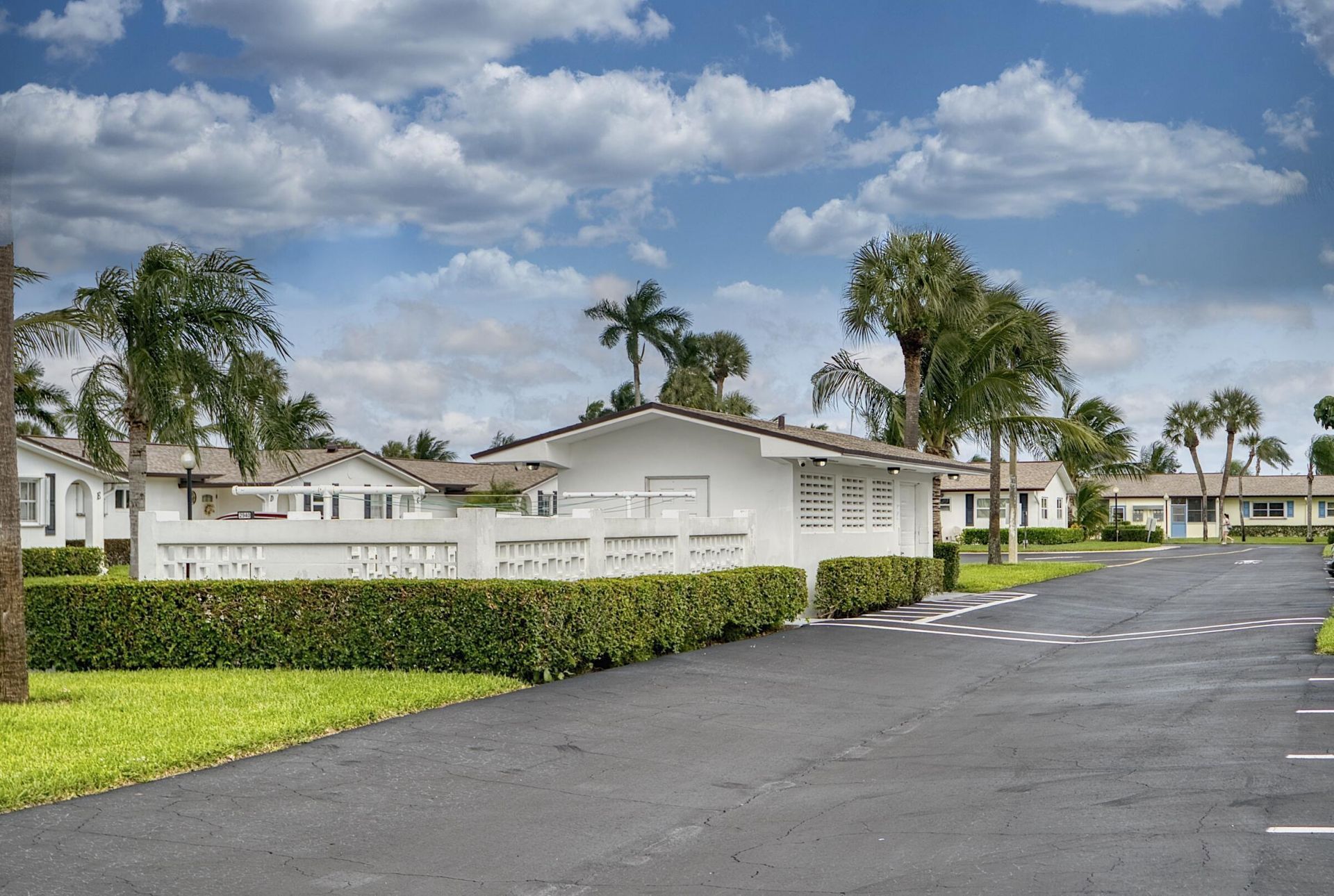 2930 Crosley Drive E, Unit M, West Palm Beach, FL 33415 Photo