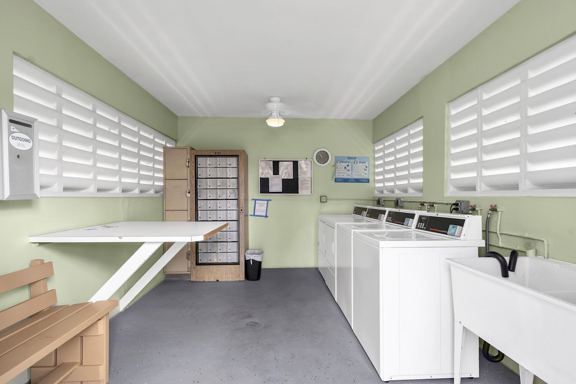 2930 Crosley Drive E, Unit M, West Palm Beach, FL 33415 Photo