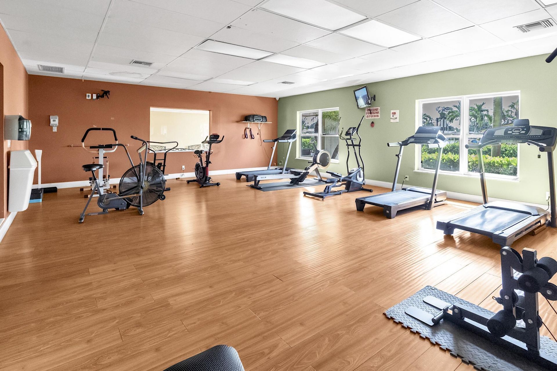 2930 Crosley Drive E, Unit M, West Palm Beach, FL 33415 Photo