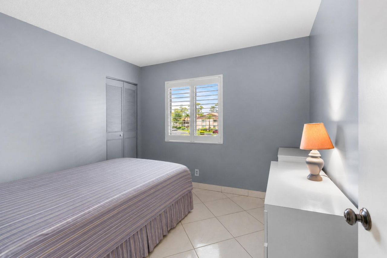 317 Knotty Pine Circle, Unit D-2, Greenacres, FL 33463 Photo