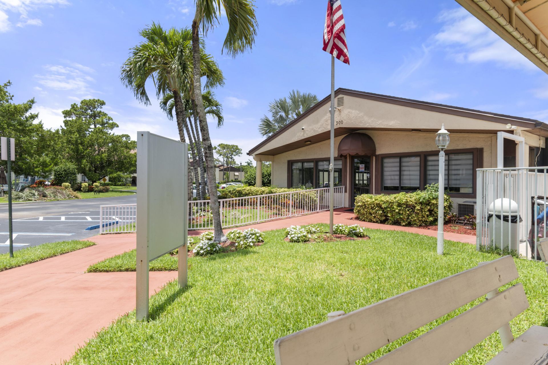 317 Knotty Pine Circle, Unit D-2, Greenacres, FL 33463 Photo