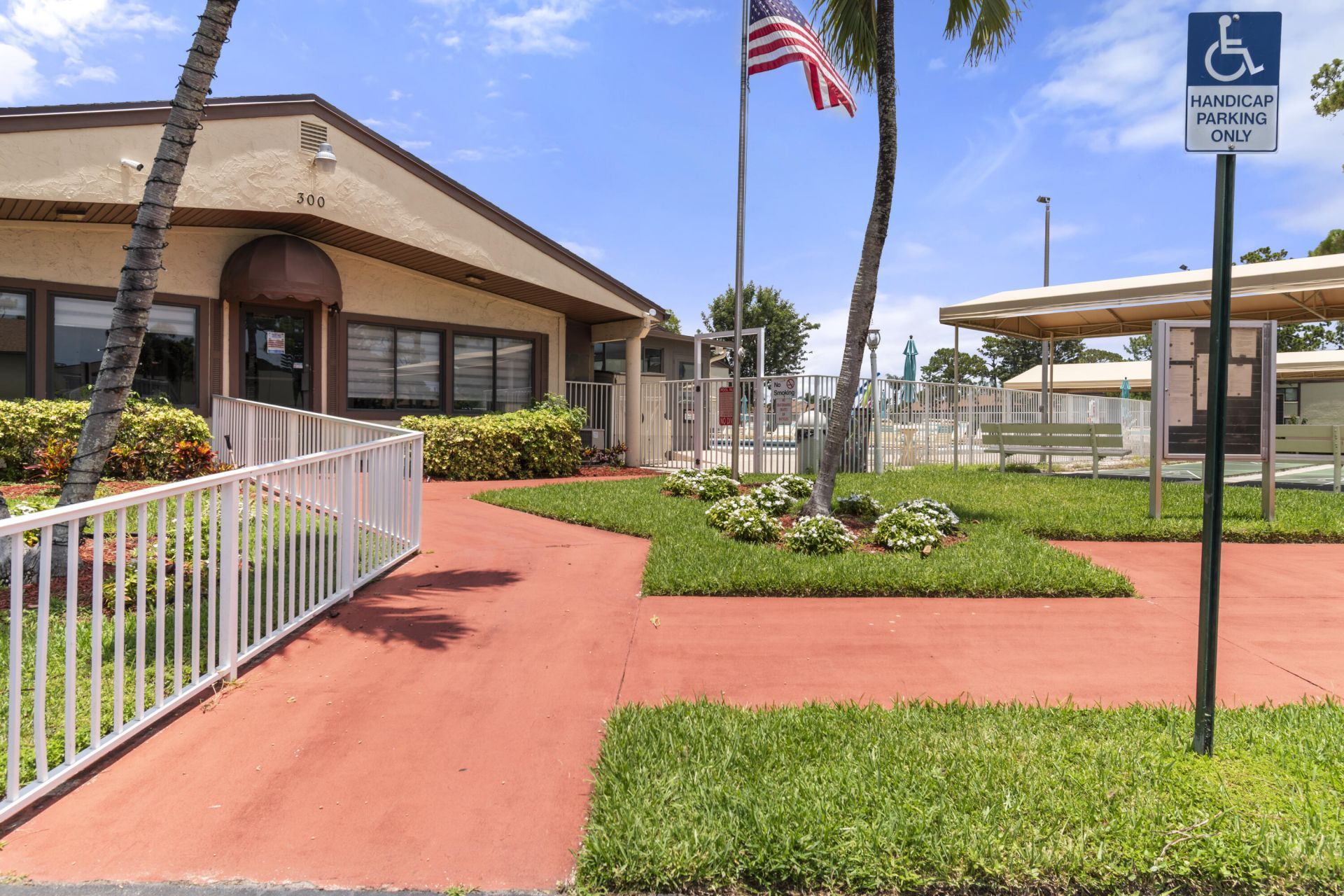 317 Knotty Pine Circle, Unit D-2, Greenacres, FL 33463 Photo