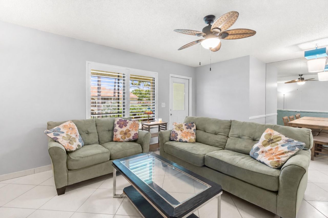 317 Knotty Pine Circle, Unit D-2, Greenacres, FL 33463 Photo