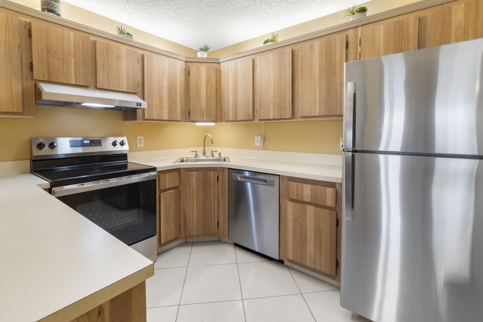 317 Knotty Pine Circle, Unit D-2, Greenacres, FL 33463 Photo
