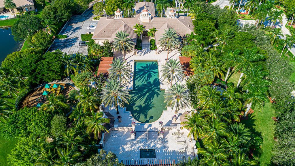 10513 Versailles Boulevard, Wellington, FL 33449 Photo