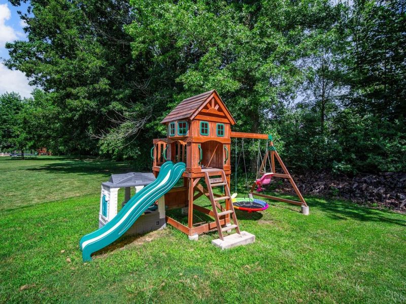 806 Canute Court, Hamilton Twp, OH 45039 Photo 14