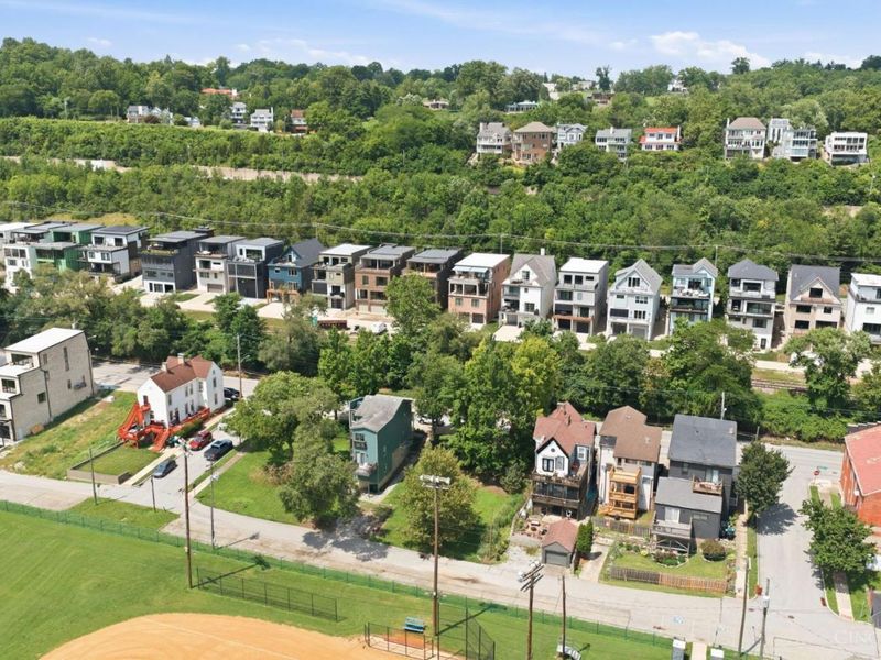 3039 Riverside Drive, Cincinnati, OH 45226 Photo 5