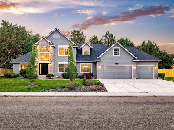 1660 E Brunswick Dr, Eagle, ID 83616
