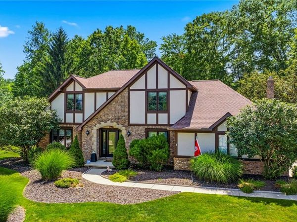 3173 Rosewood Oval , North Royalton, OH 44133