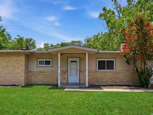 1032 S Mesquite, New Braunfels, TX 78130