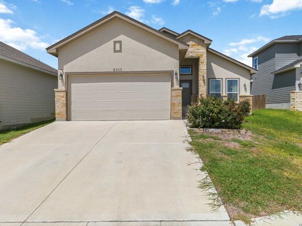 8315 COMANCHE PASS, Converse, TX 78109