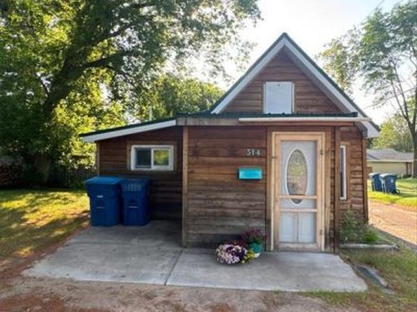 314 College Street, Spooner, WI 54801