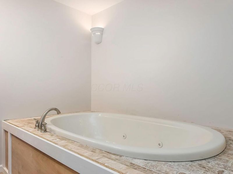 2476 Broadway, Grove City, OH 43123 Photo 21