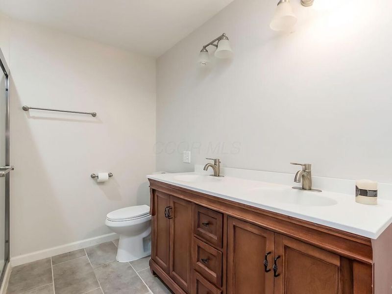 2476 Broadway, Grove City, OH 43123 Photo 22