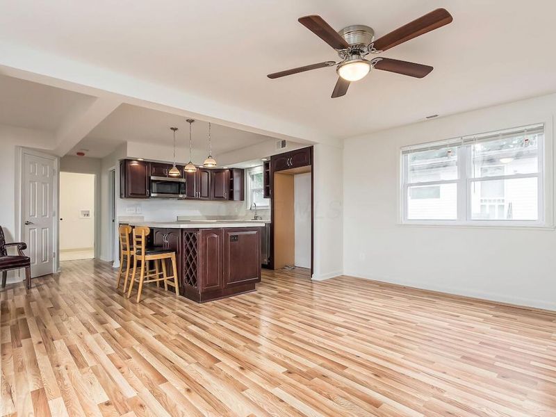2476 Broadway, Grove City, OH 43123 Photo 6