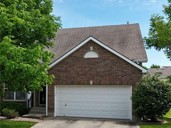 1147 SW Arborfair Drive, Lee's Summit, MO 66082