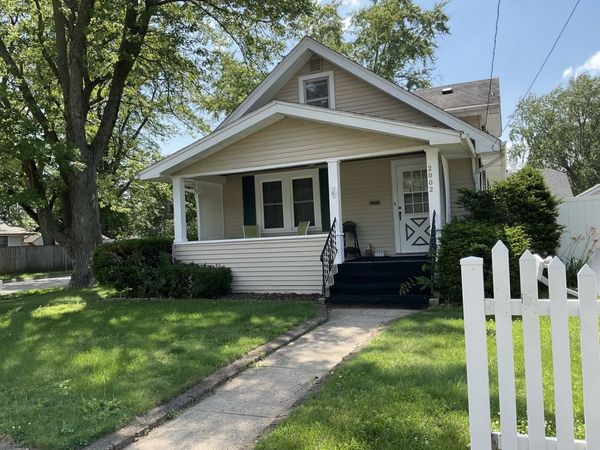 2002 RIDGE Avenue, Rockford, IL 61103