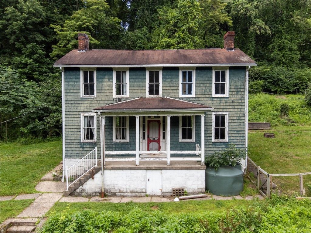 911 Whitten Hollow Rd, New Kensington, PA 15068 Main Photo