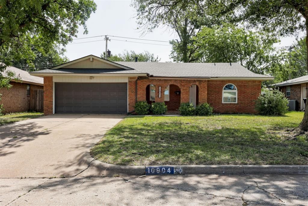 10904 N Blackwelder Avenue, Oklahoma City, OK 73120 Main Photo