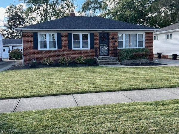 5920 Glenwood Avenue , Maple Heights, OH 44137