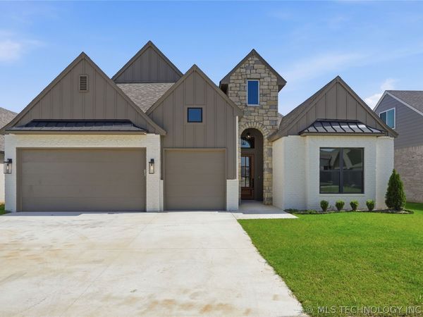 2102 E 138th Street S, Bixby, OK 74008