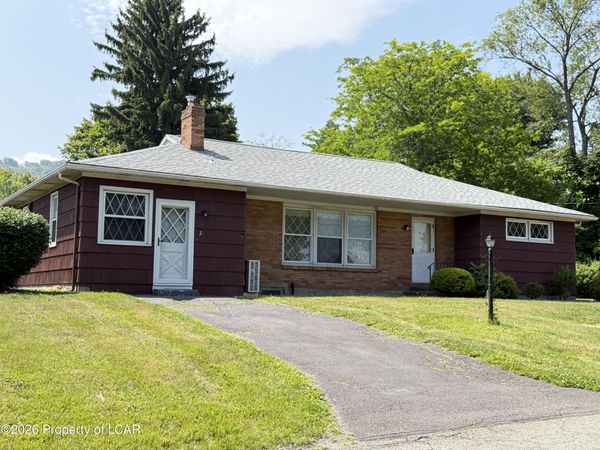 2 Rushinock Lane, Sugarloaf, PA 18249