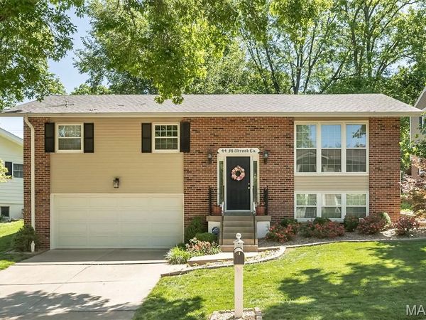44 Millbrook Lane, St Louis, MO 63122