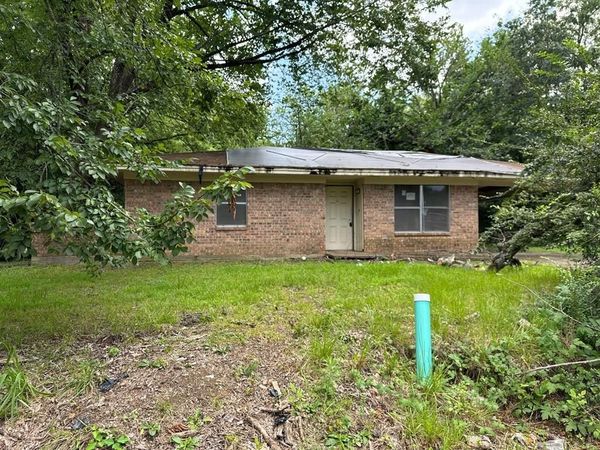 321 Beckham Street W, Sulphur Springs, TX 75482