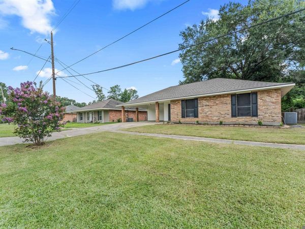 3485 Magnolia Ave, Zachary, LA 70791