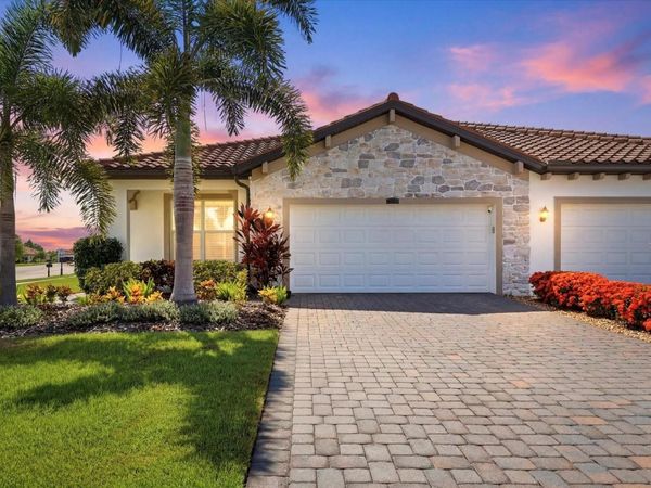 2405 WILDFLOWER RUN, LAKEWOOD RANCH, FL 34211