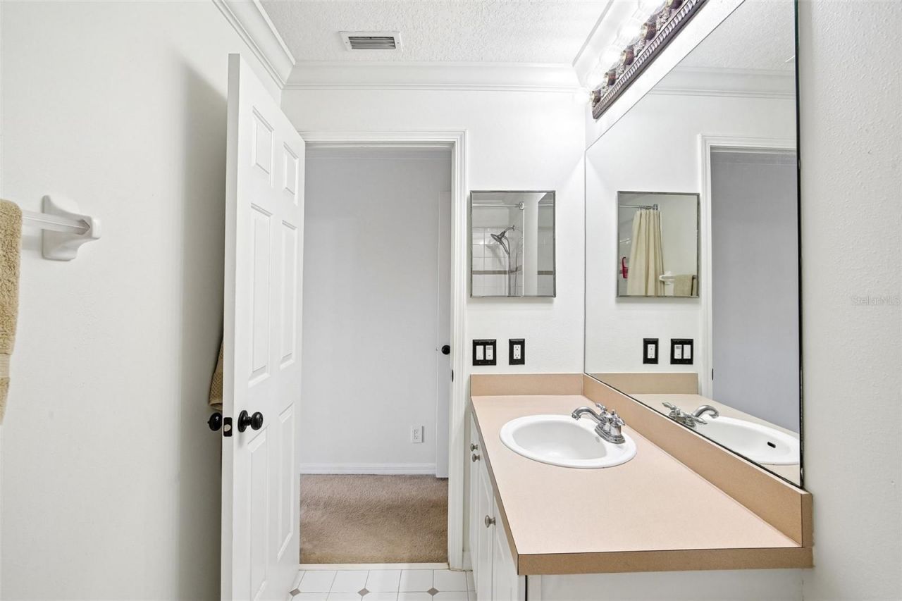 3853 Island Way , Saint Petersburg, FL 33705 Photo