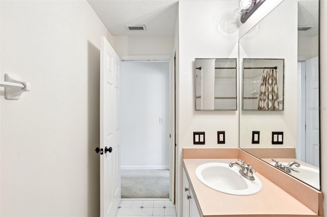 3853 Island Way , Saint Petersburg, FL 33705 Photo