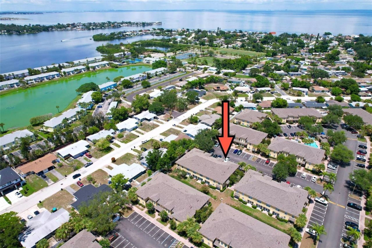 3853 Island Way , Saint Petersburg, FL 33705 Photo