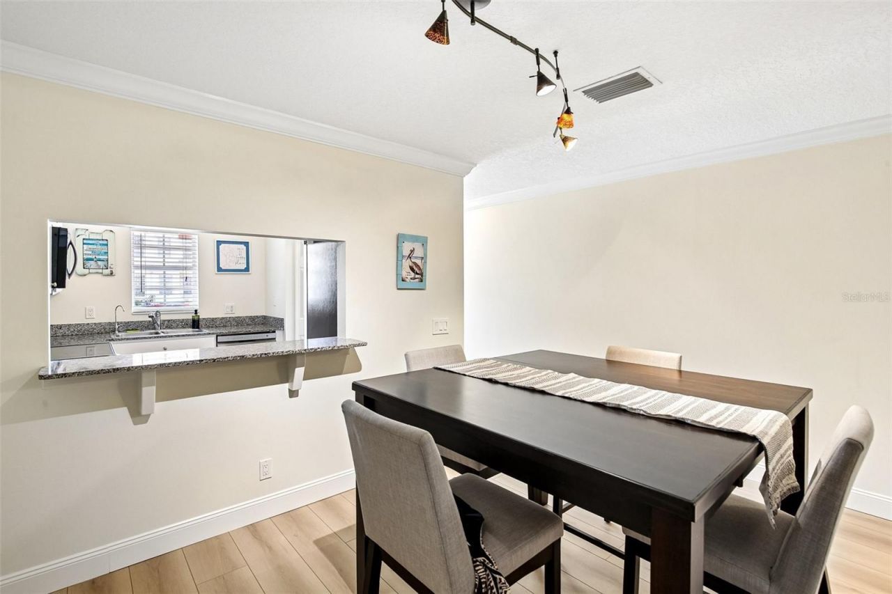 3853 Island Way , Saint Petersburg, FL 33705 Photo