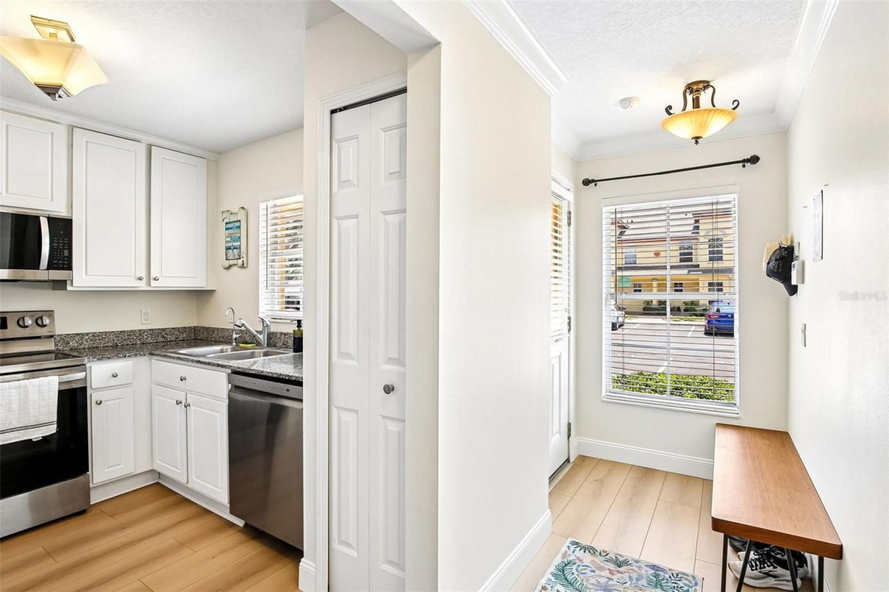 3853 Island Way , Saint Petersburg, FL 33705 Photo